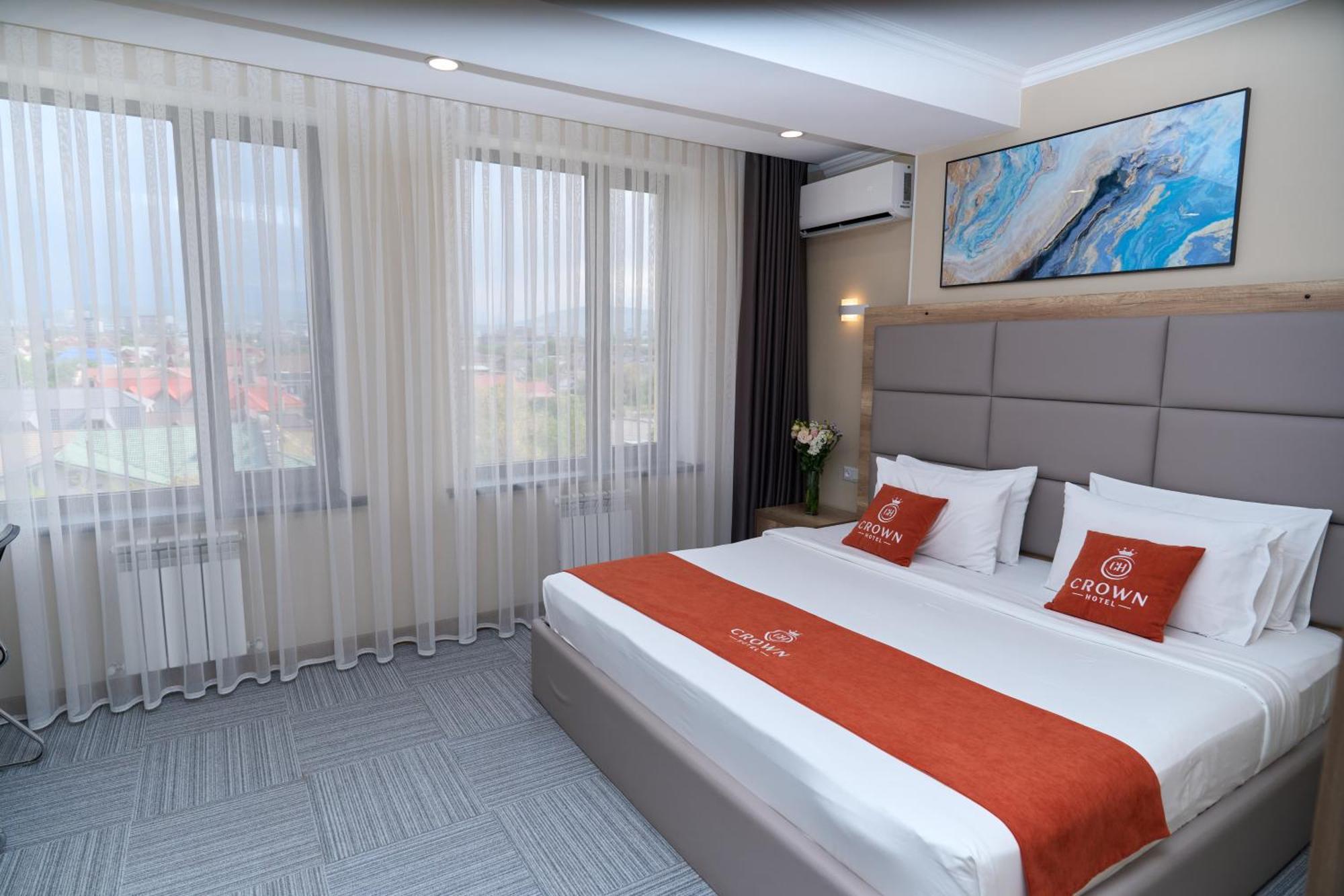 Crown Hotel Bishkek Exterior photo