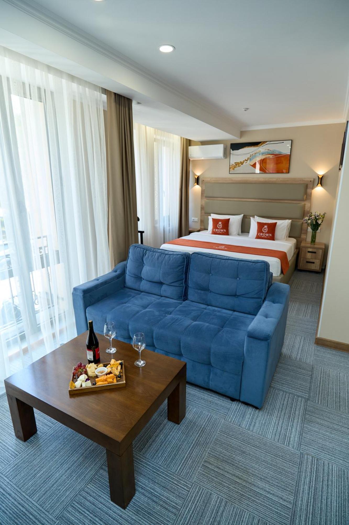Crown Hotel Bishkek Exterior photo