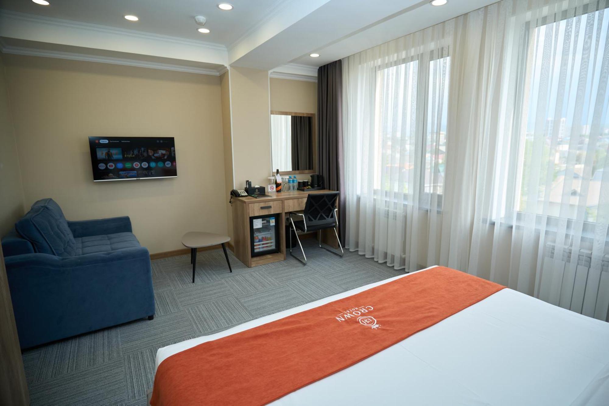 Crown Hotel Bishkek Exterior photo