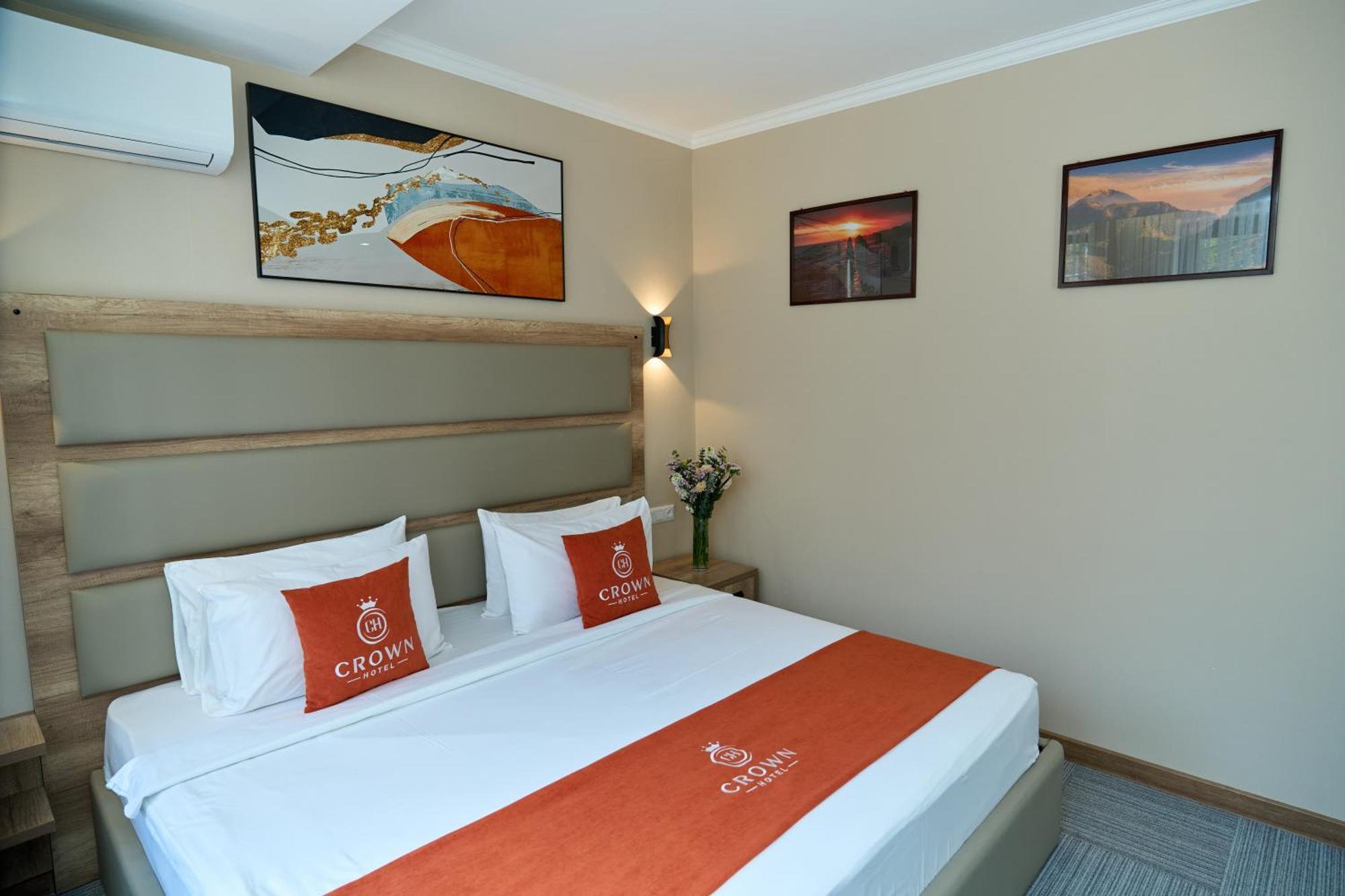Crown Hotel Bishkek Exterior photo