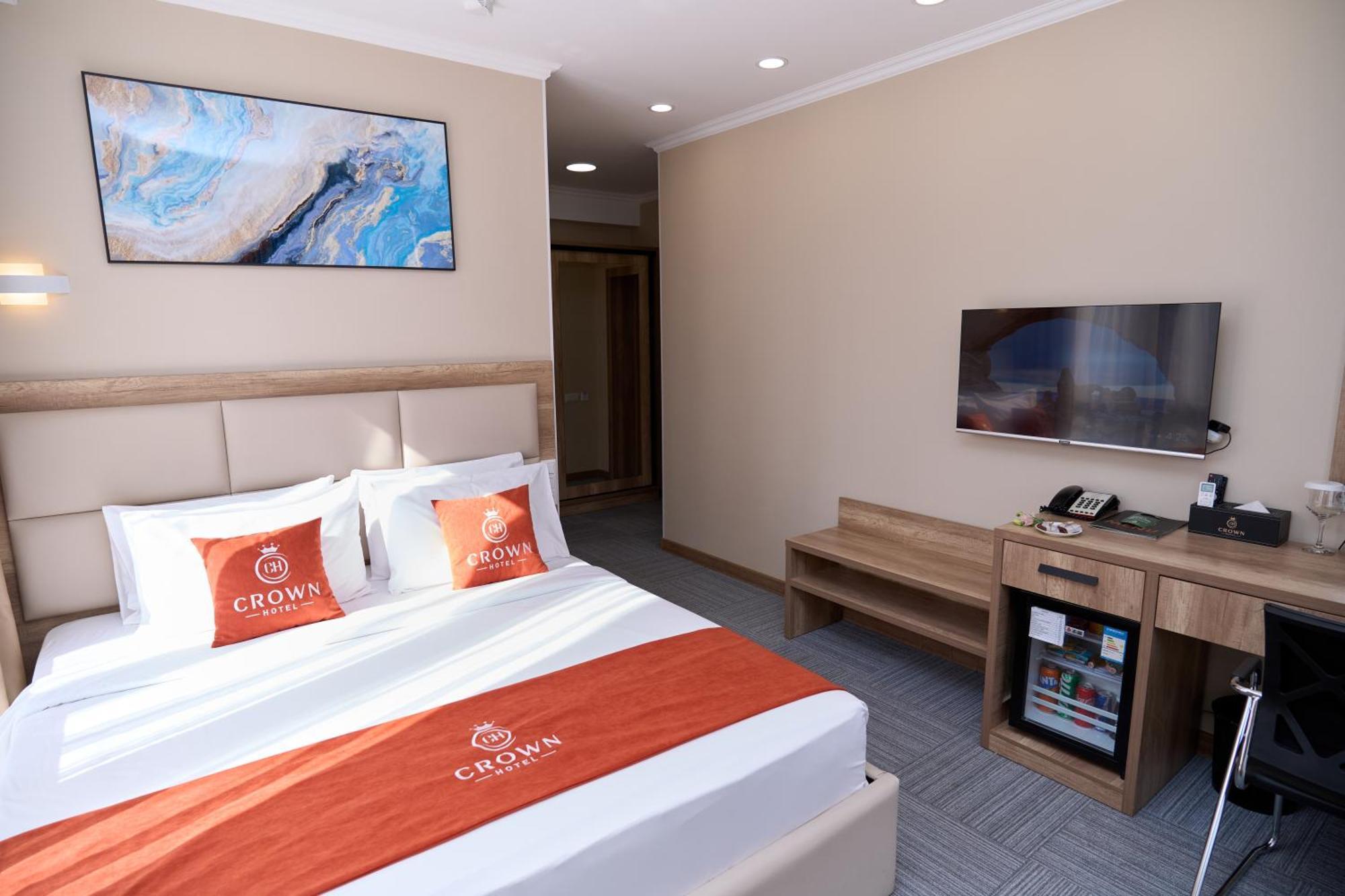 Crown Hotel Bishkek Exterior photo